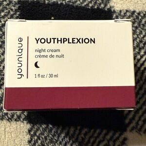 Younique Youthplexion Night Cream